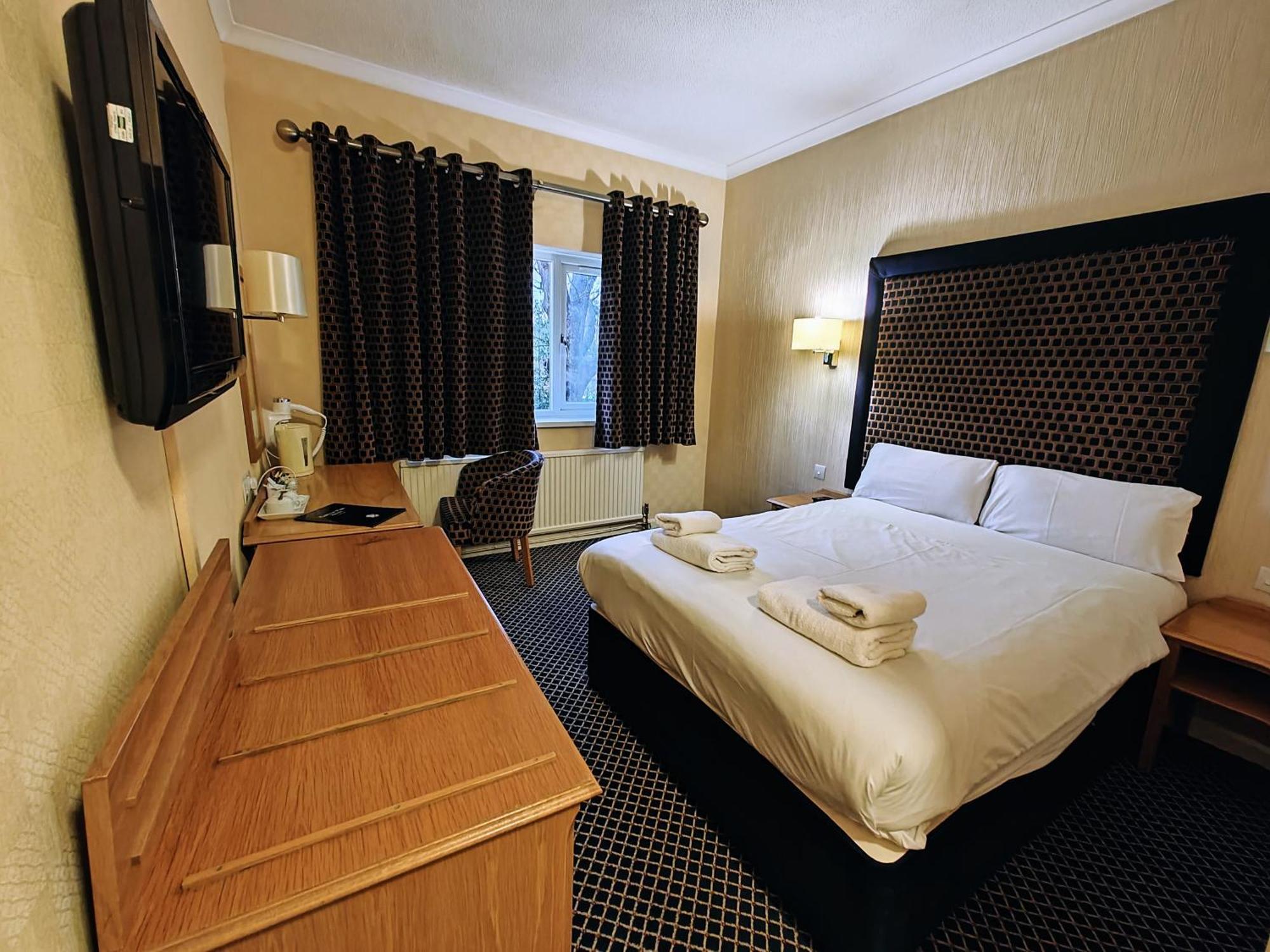 Carlton Park Hotel Ротерхам Экстерьер фото