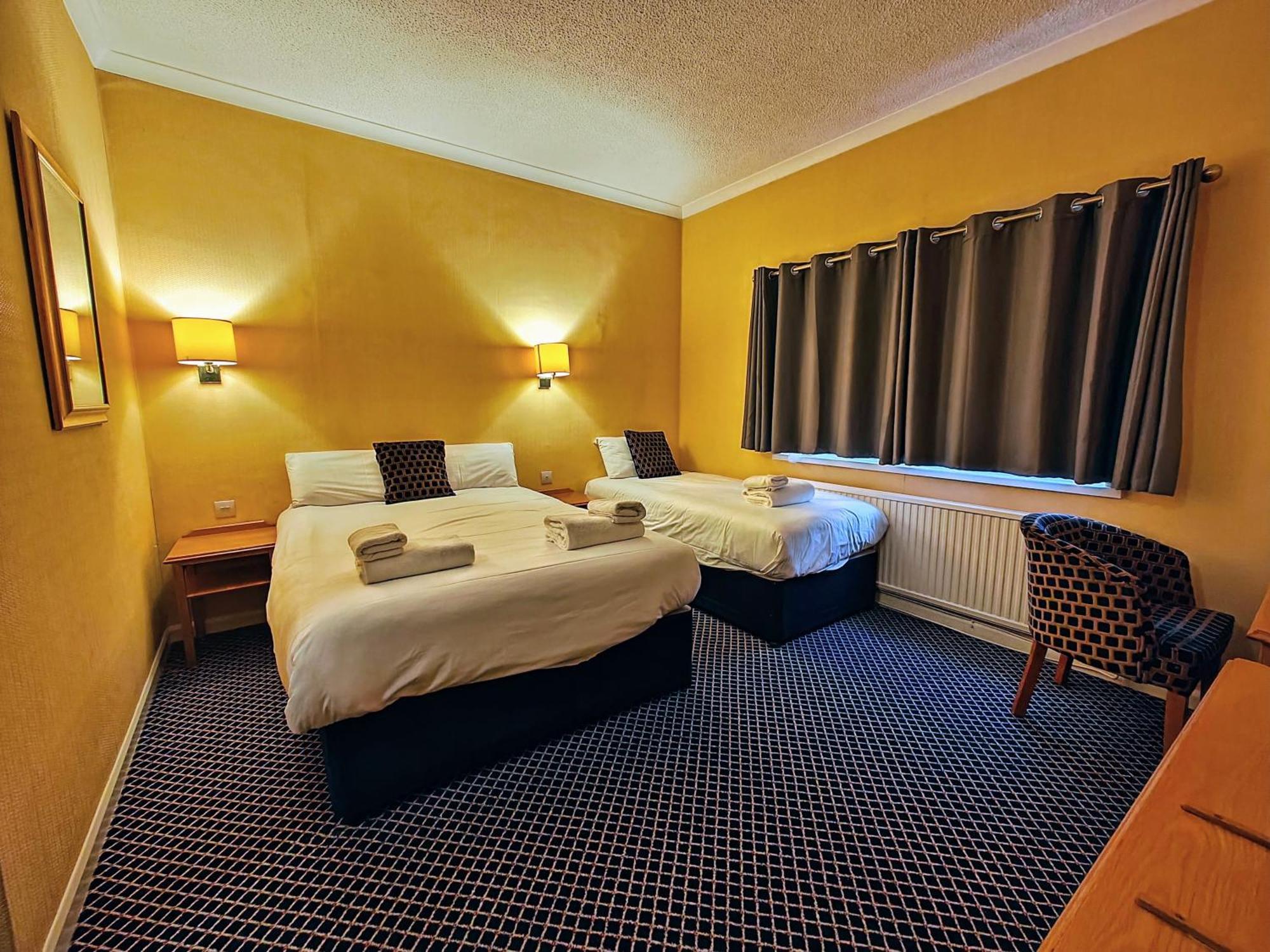 Carlton Park Hotel Ротерхам Экстерьер фото
