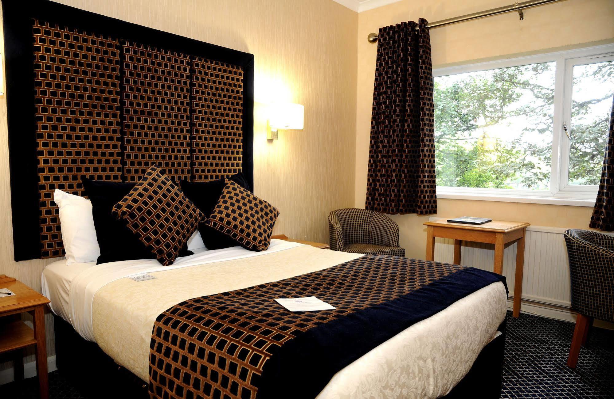 Carlton Park Hotel Ротерхам Экстерьер фото